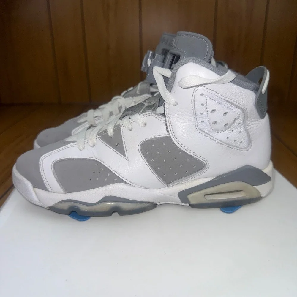 Air Jordan 6 Retro GS Cool Grey White Medium Grey 384665-100 Size 4.5Y